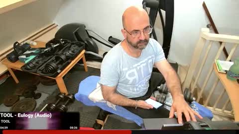 bazzz_8 online show from October 2, 2025, 5:09 pm