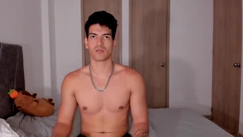 Valentino online show from September 23, 2025, 11:30 pm