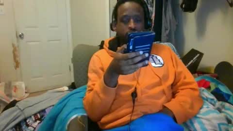 rocker n queen online show from December 8, 2024, 5:44 pm