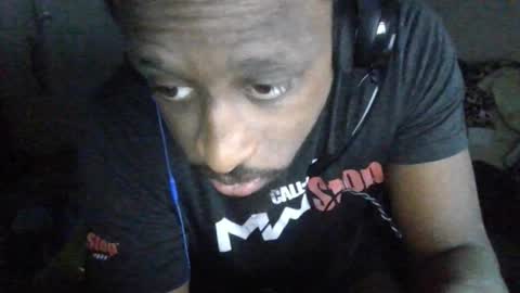 rocker n queen online show from December 15, 2024, 12:38 pm