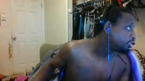 rocker n queen online show from December 16, 2024, 9:20 pm