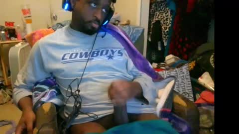 rocker n queen online show from January 15, 2026, 2:54 pm