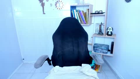 Charlote online show from May 9, 2026, 12:21 pm