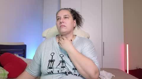 Love online show from September 25, 2025, 8:01 pm