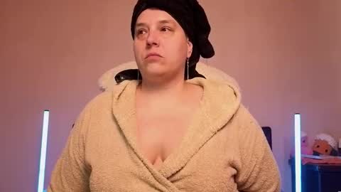 Love online show from January 15, 2026, 10:35 pm