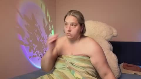Snapshot of bbw_goddes chatting on June 20, 2026, 5:16 pm Love online show from June 20, 2026, 5:16 pm