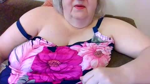 Snapshot of bbwflirty chatting on April 5, 2026, 5:32 pm bbwflirty online show from April 5, 2026, 5:32 pm