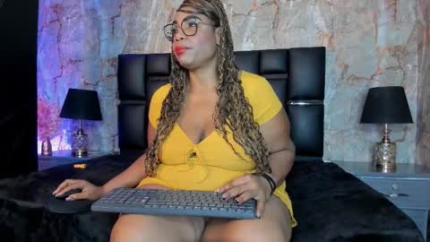 Bbwlatina01 online show from November 20, 2025, 12:11 am