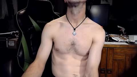 bchillin28 online show from November 9, 2025, 6:39 pm