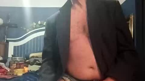 Snapshot of beaatoffbob chatting on November 16, 2025, 10:15 pm beaatoffbob online show from November 16, 2025, 10:15 pm