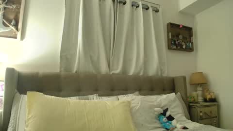 Emma online show from December 16, 2025, 5:45 am