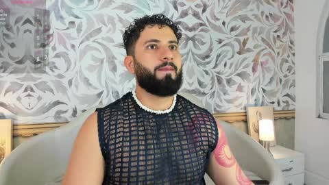 bear_mao_ online show from April 1, 2026, 11:22 am