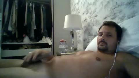 bearboudior online show from October 31, 2025, 1:06 am