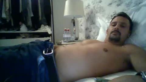 bearboudior online show from November 2, 2025, 6:43 pm