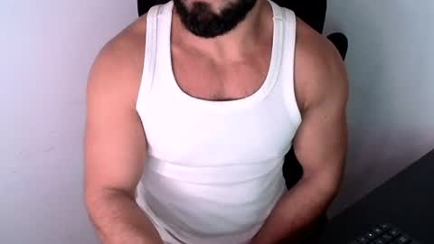 Snapshot of beard_top_guy chatting on June 19, 2026, 11:47 am Beard Guy online show from June 19, 2026, 11:47 am