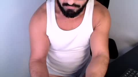 Snapshot of beard_top_guy chatting on June 21, 2026, 1:46 pm Beard Guy online show from June 21, 2026, 1:46 pm
