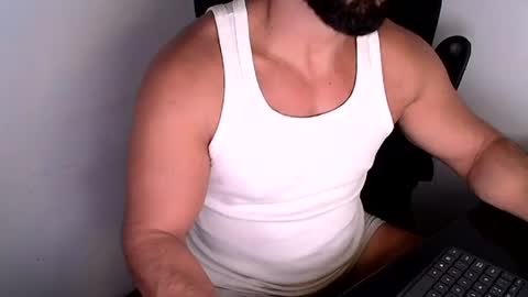 Snapshot of beard_top_guy chatting on June 22, 2026, 1:51 am Beard Guy online show from June 22, 2026, 1:51 am