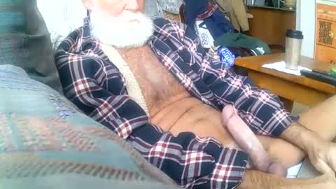 beardbushy online show from February 18, 2025, 2:27 pm