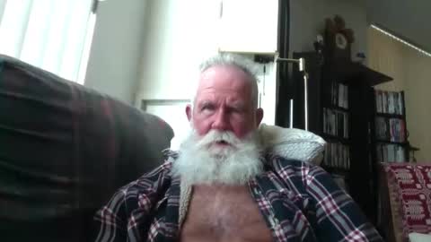beardbushy online show from October 5, 2025, 4:27 pm