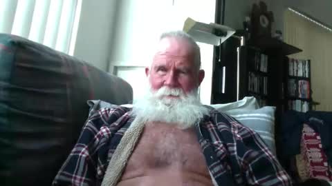 beardbushy online show from May 25, 2026, 1:28 pm