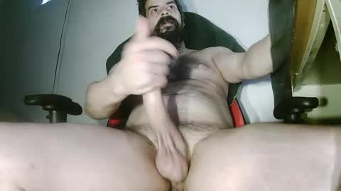 bearded_fellow online show from November 13, 2025, 7:02 pm