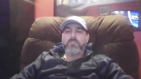 Snapshot of beardedambition chatting on December 11, 2024, 10:16 pm beardedambition online show from December 11, 2024, 10:16 pm