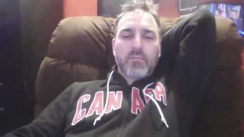 Snapshot of beardedambition chatting on February 13, 2025, 10:11 pm beardedambition online show from February 13, 2025, 10:11 pm