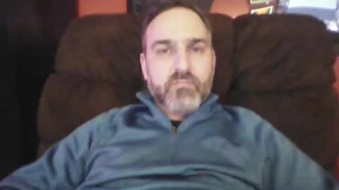 Snapshot of beardedambition chatting on February 25, 2025, 12:36 am beardedambition online show from February 25, 2025, 12:36 am