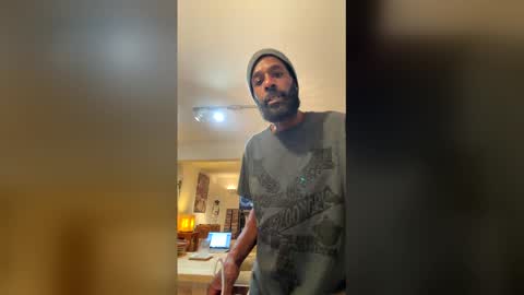 bearmeat4you online show from December 17, 2025, 3:12 am