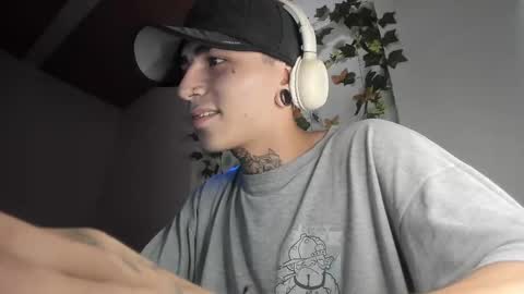 Snapshot of beatandtalk chatting on November 17, 2025, 4:24 pm beatandtalk online show from November 17, 2025, 4:24 pm