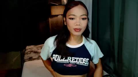 beatrice_luna online show from May 18, 2026, 10:32 am