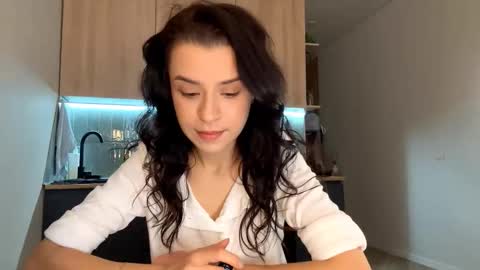 Snapshot of beatriceesmond chatting on October 21, 2025, 7:20 am Katie online show from October 21, 2025, 7:20 am
