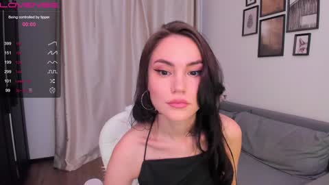 Bzzz Bea online show from December 11, 2024, 7:57 pm