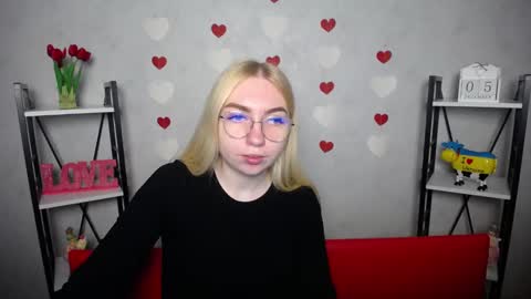 BeatriceFlyy online show from December 5, 2024, 12:11 pm