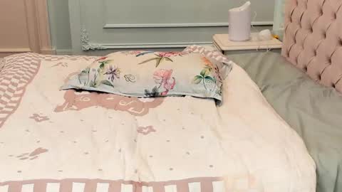 Chloe - Follow me on Fansly  online show from February 16, 2026, 1:07 pm