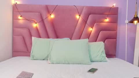 Snapshot of beautifulskinny18 chatting on February 10, 2026, 8:24 pm Shalom online show from February 10, 2026, 8:24 pm