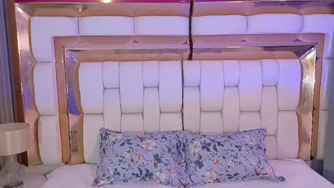 Shalom  online show from April 12, 2026, 8:03 pm