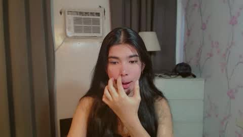 TRIXIE online show from April 4, 2026, 2:32 am