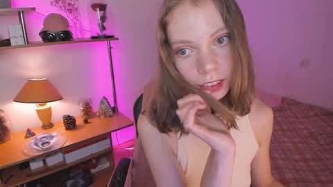 Snapshot of beautyeliise chatting on December 30, 2024, 9:37 am Eliise online show from December 30, 2024, 9:37 am