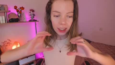 Snapshot of beautyeliise chatting on March 10, 2025, 9:21 am Eliise online show from March 10, 2025, 9:21 am