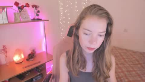 Snapshot of beautyeliise chatting on September 22, 2025, 9:00 am Eliise online show from September 22, 2025, 9:00 am