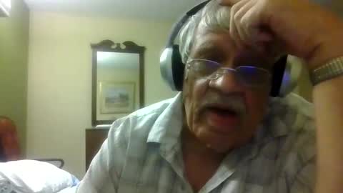 Snapshot of beautytomyeyes chatting on October 9, 2025, 12:52 am beautytomyeyes online show from October 9, 2025, 12:52 am