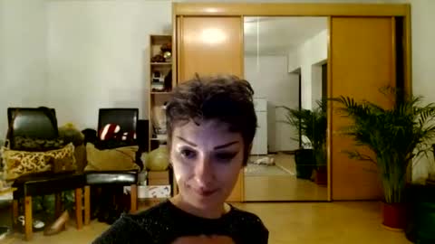 Raluca online show from June 17, 2026, 8:10 pm