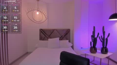 Am Becca online show from November 14, 2025, 8:51 pm