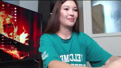 Snapshot of beccahert chatting on October 5, 2025, 12:58 pm BeccaHert online show from October 5, 2025, 12:58 pm