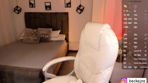 Marzhie online show from March 12, 2025, 1:51 pm