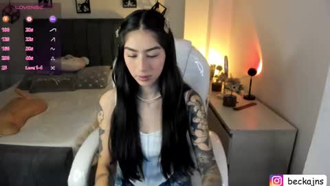 Marzhie online show from September 18, 2025, 1:46 pm