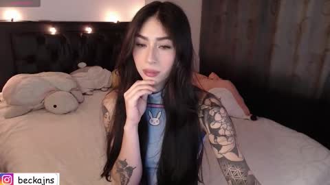 Marzhie online show from November 27, 2025, 4:03 am