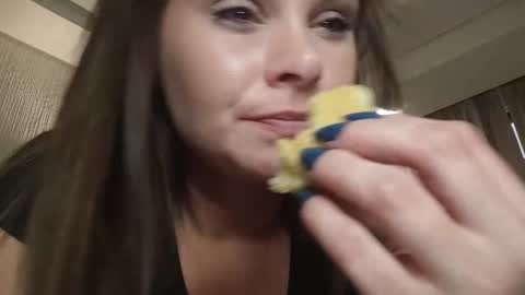 Snapshot of becky2994 chatting on September 28, 2025, 11:21 pm BECKY BOO online show from September 28, 2025, 11:21 pm