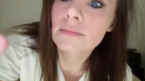 BECKY BOO  online show from February 8, 2026, 7:34 am